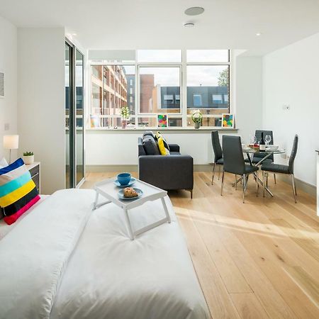 Modern London City Apartment - Victoria Line Ngoại thất bức ảnh